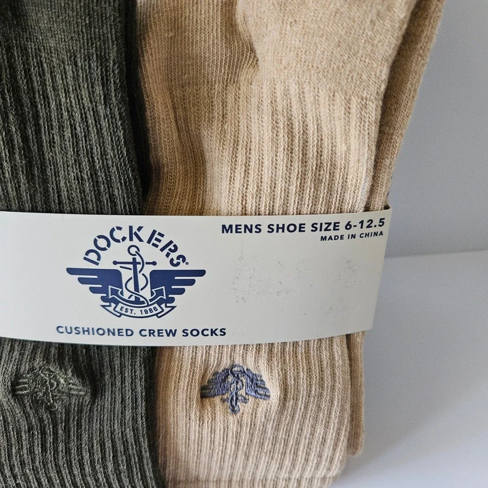 Dockers Cushioned Crew Socks Mens Sz 6-12.5 NEW 6 Pairs - Breathable Knit